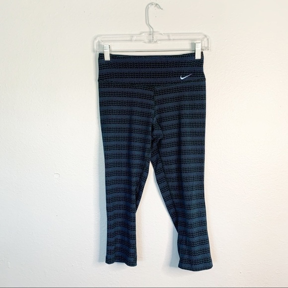 NIKE DRI-FIT Cropped Leggings - Picture 1 of 5